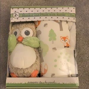 NEW Owl & Friends blanket & Rattle set